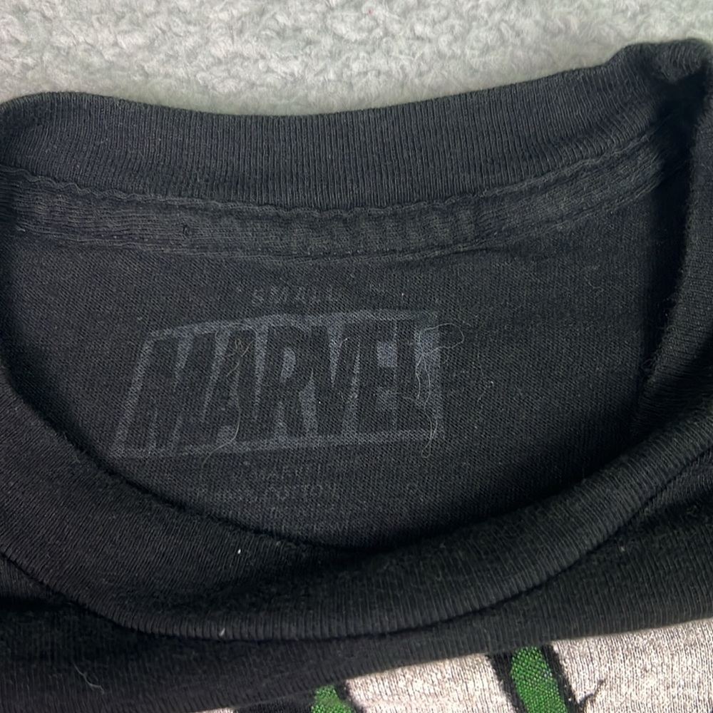 X-Men Wolverine Vs Omega T-shirt - Picture 2 of 3